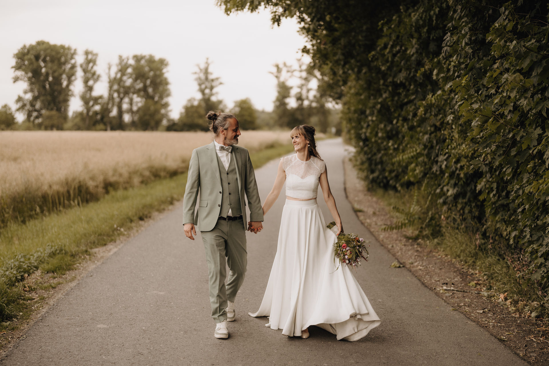 Labude Braut im Zweiteiler Labudebraut realbride realwedding