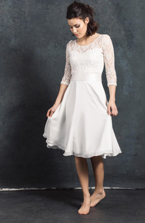 Kurzer Zweiteiler für die Braut