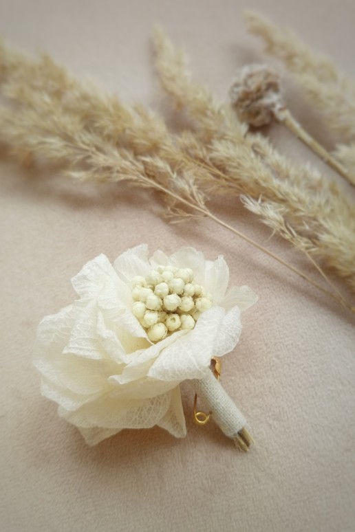 Boutonnière Caroline in creme - Shopitem